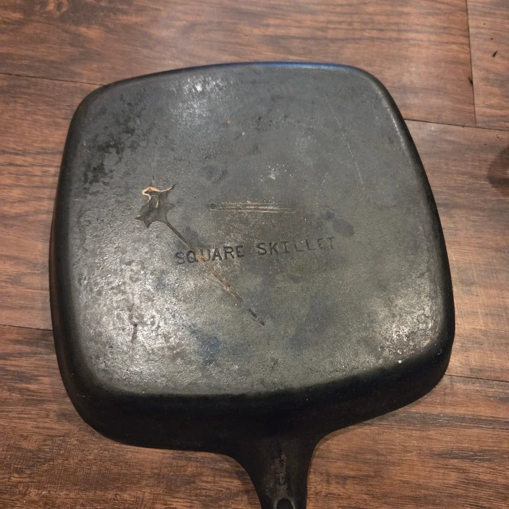 Vintage Unmarked Wagner Square Cast Iron Skillet 9.5 Inch D Mark Pan